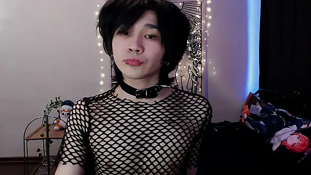 Snapshot of rennnuts chatting on 03-20-25, 12:53 rennnuts online show from 03-20-25, 12:53