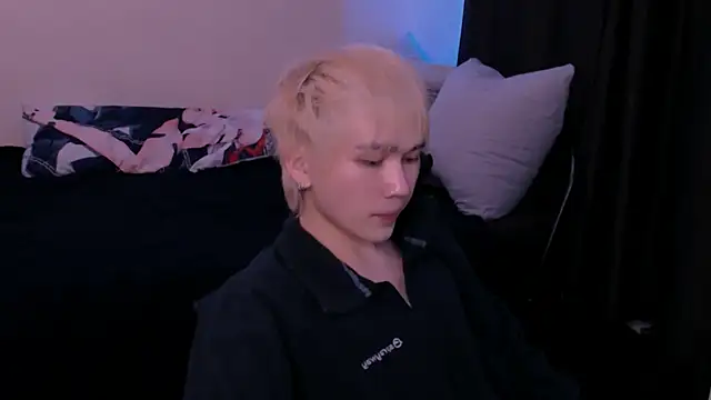 Snapshot of rennnuts chatting on 03-03-26, 05:13 rennnuts online show from 03-03-26, 05:13