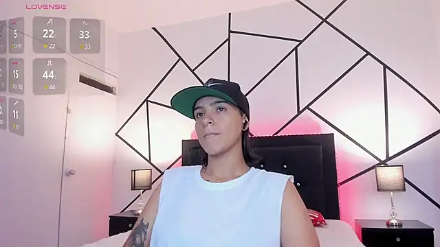 Liiam smith  online show from 02-06-25, 12:05