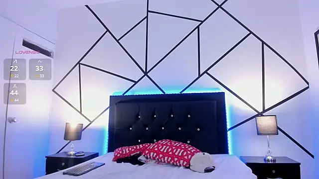 Liiam smith  online show from 02-10-25, 06:03