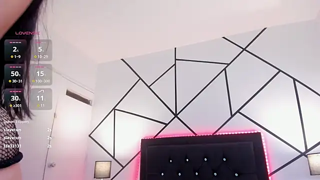 Liiam smith  online show from 02-17-25, 04:15