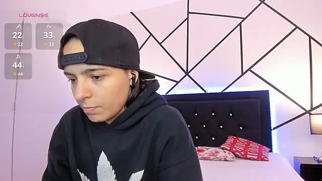 Liiam smith  online show from 03-10-25, 11:53