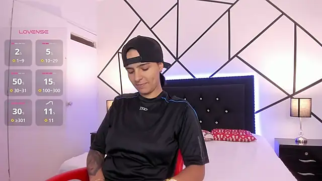 Liiam smith  online show from 03-14-25, 01:02