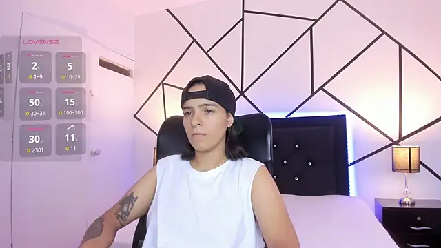 Liiam smith  online show from 03-20-25, 12:43