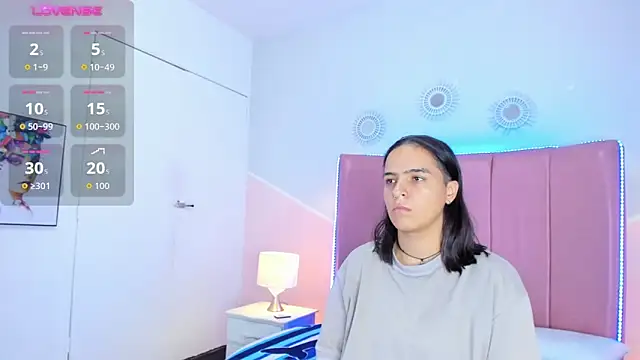 Liiam smith  online show from 11-18-25, 01:48