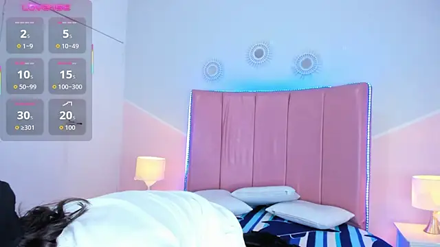 Liiam smith  online show from 11-23-25, 12:38