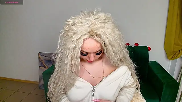 MissisCaty online show from 02-12-25, 04:01