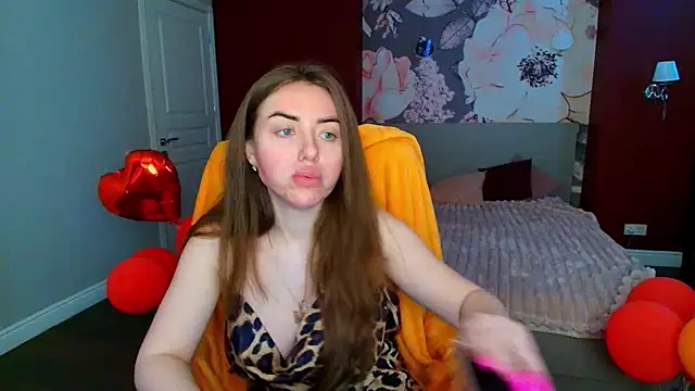 Snapshot of MissisCaty chatting on 05-27-26, 04:31 MissisCaty online show from 05-27-26, 04:31
