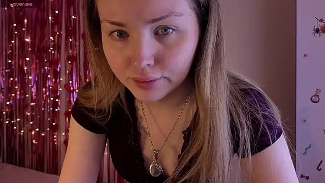 Snapshot of Lora_Rosee chatting on 06-04-26, 02:23 Lora Rosee online show from 06-04-26, 02:23