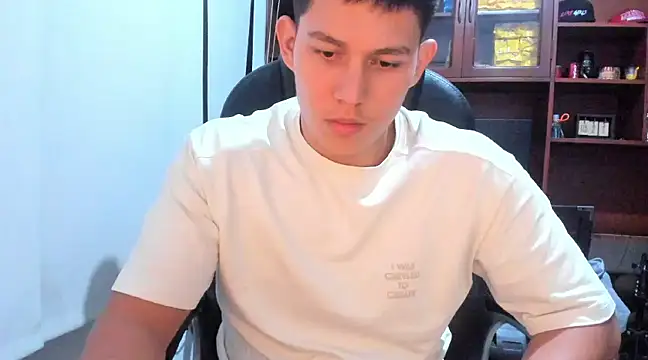 Snapshot of JamesCr_ chatting on 02-23-25, 12:51 JamesCr online show from 02-23-25, 12:51