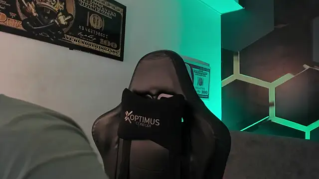 Snapshot of JamesCr_ chatting on 09-10-25, 02:55 JamesCr online show from 09-10-25, 02:55