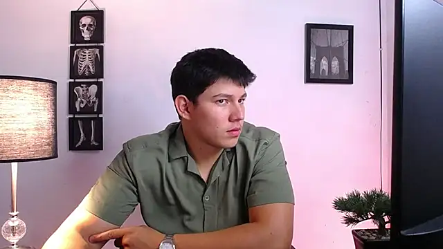 Snapshot of JamesCr_ chatting on 10-23-25, 02:22 JamesCr online show from 10-23-25, 02:22