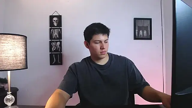 Snapshot of JamesCr_ chatting on 10-24-25, 01:24 JamesCr online show from 10-24-25, 01:24