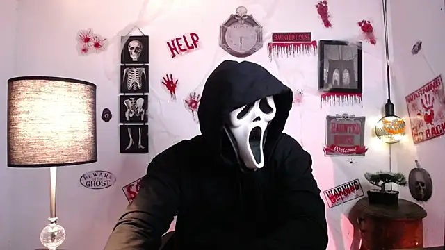 Snapshot of JamesCr_ chatting on 10-25-25, 01:35 JamesCr online show from 10-25-25, 01:35