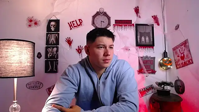 Snapshot of JamesCr_ chatting on 10-28-25, 10:08 JamesCr online show from 10-28-25, 10:08