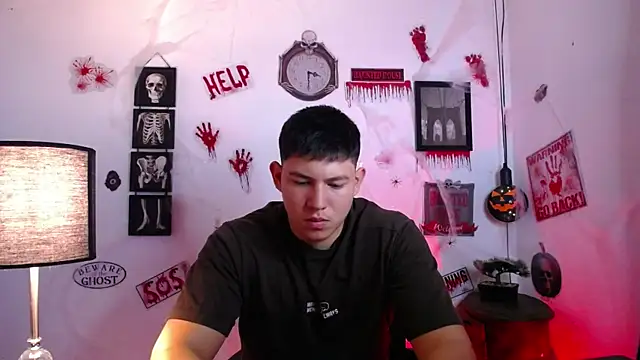 Snapshot of JamesCr_ chatting on 10-30-25, 10:16 JamesCr online show from 10-30-25, 10:16