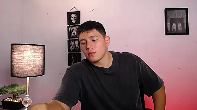 Snapshot of JamesCr_ chatting on 11-06-25, 12:55 JamesCr online show from 11-06-25, 12:55