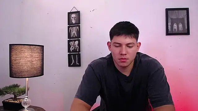 Snapshot of JamesCr_ chatting on 11-06-25, 02:51 JamesCr online show from 11-06-25, 02:51