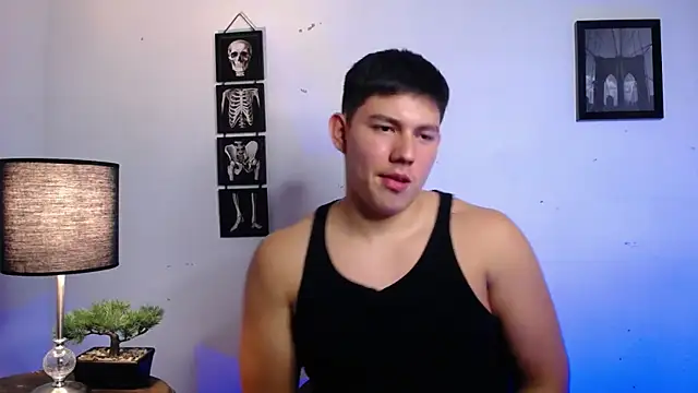 Snapshot of JamesCr_ chatting on 11-07-25, 02:55 JamesCr online show from 11-07-25, 02:55