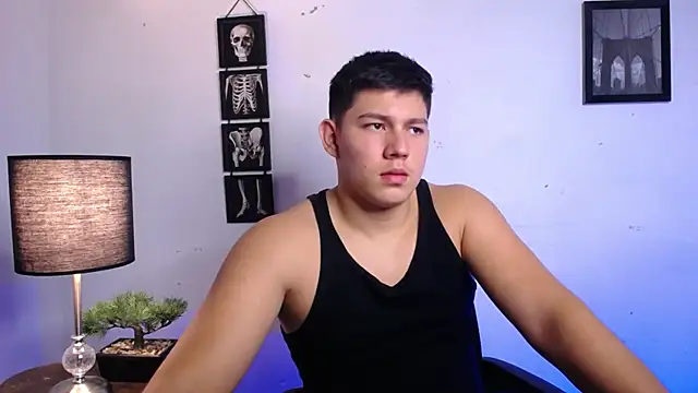 Snapshot of JamesCr_ chatting on 11-08-25, 12:11 JamesCr online show from 11-08-25, 12:11