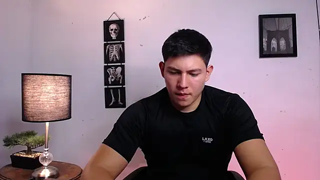 Snapshot of JamesCr_ chatting on 11-12-25, 10:52 JamesCr online show from 11-12-25, 10:52