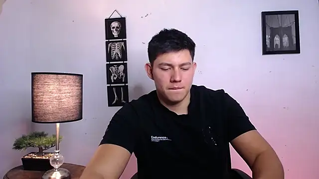 Snapshot of JamesCr_ chatting on 11-13-25, 11:14 JamesCr online show from 11-13-25, 11:14