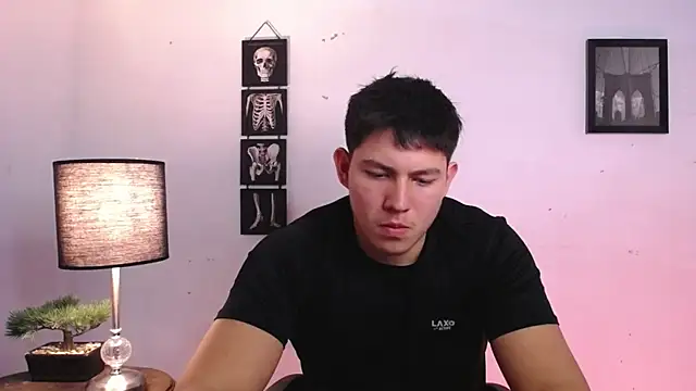 Snapshot of JamesCr_ chatting on 11-16-25, 12:38 JamesCr online show from 11-16-25, 12:38