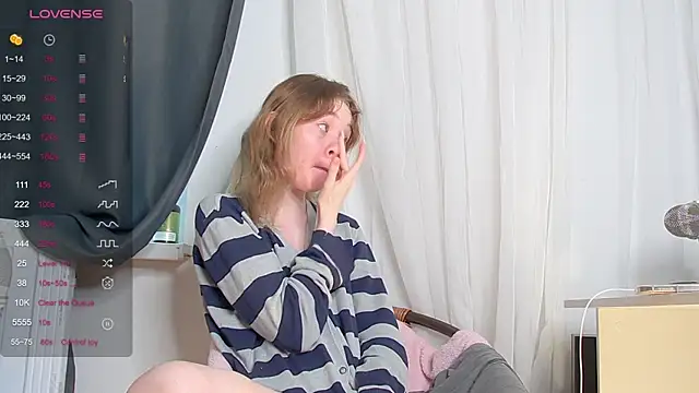 Snapshot of Kellybbface chatting on 07-16-26, 04:29 Kellybbface online show from 07-16-26, 04:29