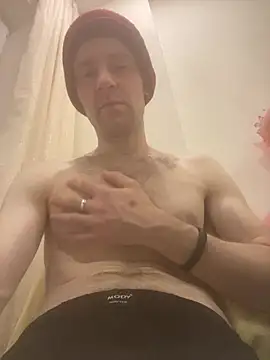 LynnAhNight online show from 02-27-25, 03:04