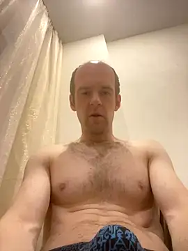 LynnAhNight online show from 10-14-25, 03:07