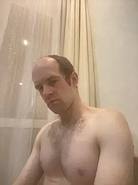 LynnAhNight online show from 10-27-25, 03:21