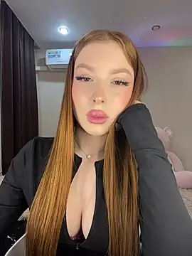 Snapshot of JessRoal chatting on 03-17-25, 01:14 JessRoal online show from 03-17-25, 01:14