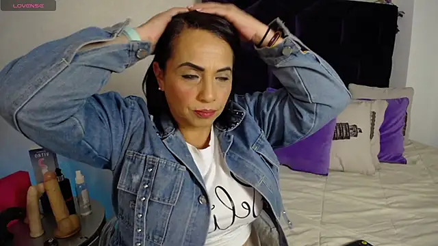 GochitaWild online show from 09-08-25, 08:19