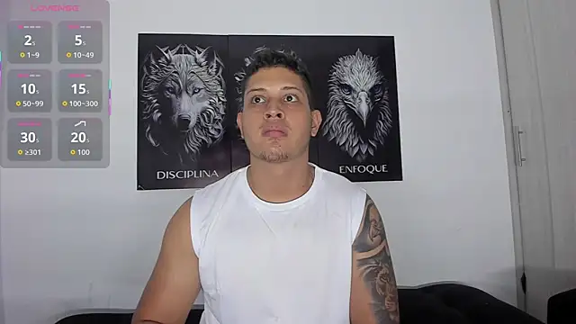 Snapshot of JohanSmith chatting on 09-19-25, 12:12 JohanSmith online show from 09-19-25, 12:12