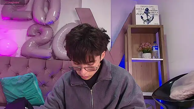 Snapshot of PepperTwink chatting on 01-15-26, 04:11 PepperTwink online show from 01-15-26, 04:11