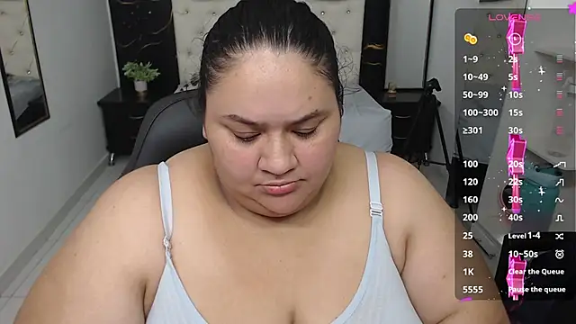 Snapshot of Aaliyah11 chatting on 09-18-25, 10:01 Aaliyah11 online show from 09-18-25, 10:01