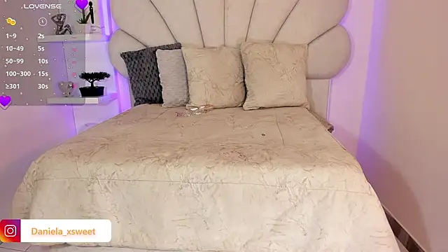 Snapshot of Danielaangelina chatting on 10-06-25, 05:38 Danielaangelina online show from 10-06-25, 05:38