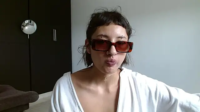 ggor4w33 online show from 02-05-25, 04:58