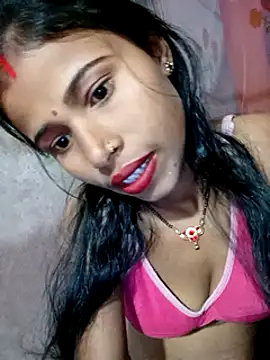 Snapshot of Miss_triha chatting on 02-07-25, 07:06 Miss triha online show from 02-07-25, 07:06