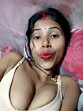 Snapshot of Miss_triha chatting on 02-13-25, 09:38 Miss triha online show from 02-13-25, 09:38