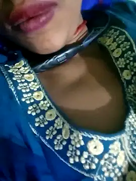 Snapshot of Miss_triha chatting on 10-31-25, 10:44 Miss triha online show from 10-31-25, 10:44