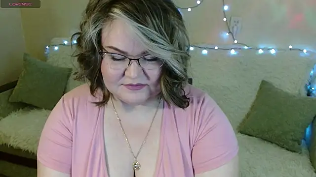 Vivien  wet online show from 02-04-25, 08:06