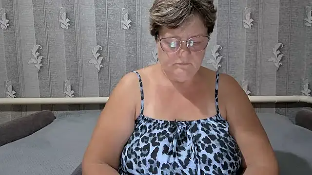 Snapshot of ElzaJewel chatting on 07-20-26, 11:01 ElzaJewel online show from 07-20-26, 11:01