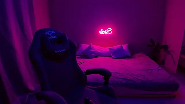 Snapshot of YourMegan chatting on 02-19-25, 01:40 YourMegan online show from 02-19-25, 01:40