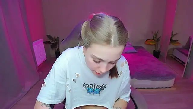 Snapshot of YourMegan chatting on 02-27-25, 10:42 YourMegan online show from 02-27-25, 10:42