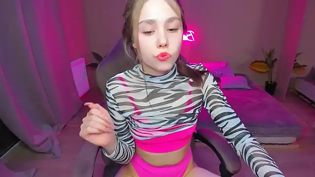 Snapshot of YourMegan chatting on 03-01-25, 02:48 YourMegan online show from 03-01-25, 02:48