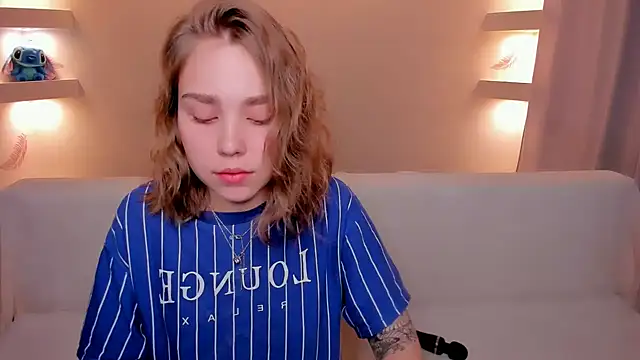 Snapshot of YourMegan chatting on 11-11-25, 07:47 YourMegan online show from 11-11-25, 07:47