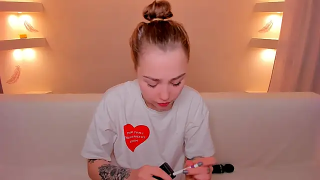 Snapshot of YourMegan chatting on 11-29-25, 06:22 YourMegan online show from 11-29-25, 06:22