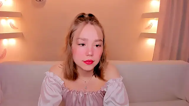 Snapshot of YourMegan chatting on 12-04-25, 07:33 YourMegan online show from 12-04-25, 07:33