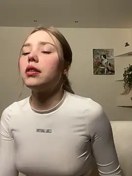 Snapshot of YourMegan chatting on 04-18-26, 06:34 YourMegan online show from 04-18-26, 06:34